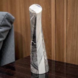 Dark Flame – Abstract Marble Sculpture null