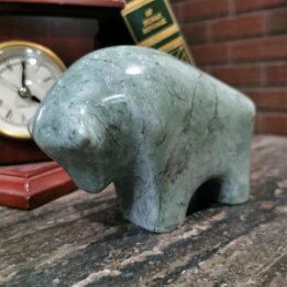 Handcrafted Green Marble Bull Figurine – Natural Stone Animal Sculpture null
